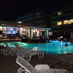 公寓 Luxury Penthouse With Outdoor Hot Tub And Panoramic Views 阳光海滩