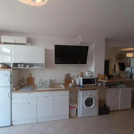 Luxury Penthouse Studio With Outdoor Hot Tub And Panoramic Views *