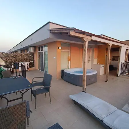 Luxury Penthouse Studio With Outdoor Hot Tub And Panoramic Views * Сонячний Берег