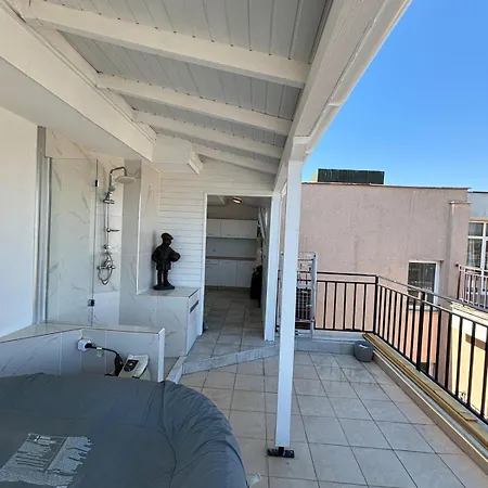 Luxury Penthouse With Outdoor Hot Tub And Panoramic Views * Sunny Beach