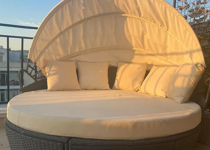 Luxury Penthouse Studio With Outdoor Hot Tub And Panoramic Views *